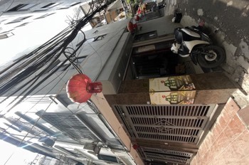 Bán nhà Hoàng Quốc Việt 36m2, 5 tầng, ngõ rộng, giá 5,75 tỷ