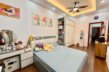 Bán nhà Nghĩa Đô 34m2, 4 tầng, gần Võ Chí Công, giá 5,4 tỷ