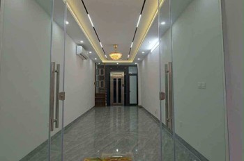 Bán nhà Vĩnh Hưng, Hoàng Mai 45m, lô góc 3 thoáng, ô tô tải đỗ cửa, thang máy nhập khẩu êm ru, gần