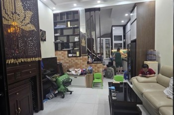 QUAN HOA CẦU GIẤY 28M x MT 4,1M GIÁ 6,8 TỶ NGÕ RỘNG 3M,THÔNG CÁC HƯỚNG