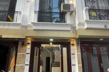 NHÀ ĐẸP Ô TÔ CHÁNH VÀO  NHÀ Đức Giang 30m2 X 5 tầng,7.65 tỷ Long Biên Hà Nội