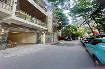 Siêu phẩm phân lô Hoàng Cầu 62m2, 5 tầng, thang máy, ô tô đỗ cửa - Giá 27.9 tỷ