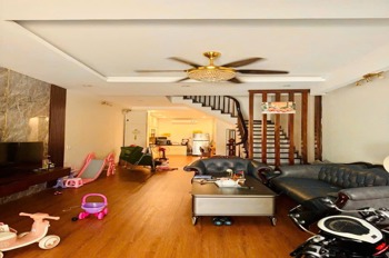 Nhà Mặt Phố Mai Anh Tuấn View Hồ Hoàng Cầu - Vị Trí Đắc Địa, Giá Tốt