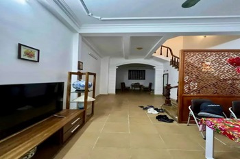 Bán nhà phân lô Hoàng Cầu 47m² x 4 tầng, Ô tô đỗ cửa, Gần Đại học