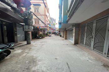 Nhà 9 tỷ Đống Đa - Oto Đỗ Cửa - Lô Góc - Ngõ Thông - Kinh Doanh