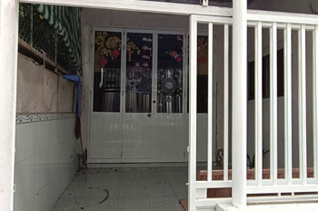 33. nhà 4 triệu 3 phòng ngủ gần trường Phan Ngọc Hiển
