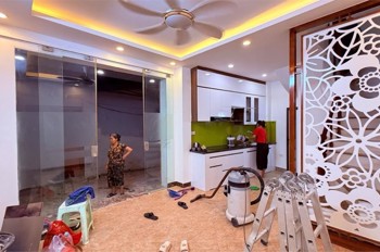 Bán nhà Mỹ Đình 36m2, 5 tầng, xe đỗ cửa, giá 6,6 tỷ