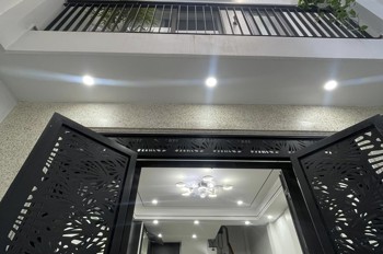 Nghi Tàm - Thang máy - 30m Oto - 7 Ngủ - Nhỉnh 17 Tỷ