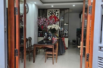 🔹 BÁN NHÀ THẠCH BÀN LONG BIÊN – 38M² – 4 TẦNG – 4 PHÒNG NGỦ – LÔ GÓC 2 THOÁNG 7,95TY – Ô TÔ ĐỖ CỬA