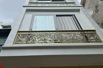 Bán nhà mặt phố Kim Giang, Thanh Xuân, HN. 42m2 x 4 tầng, 5PN, Sổ đỏ. Giá tốt! LH: 0975948906