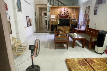 Bán đất tặng nhà 2 tầng, MT Hoàng Công Chất, ngay bãi tắm Sơn Thủy, 90m2, chỉ 7 tỷ