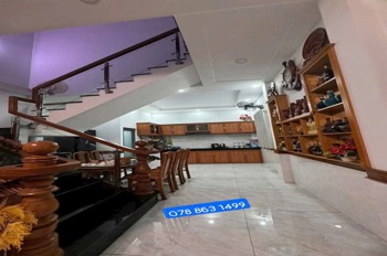 Bán Nhà Mặt Tiền Kinh Doanh - 1 Tỷ 020 Triệu - Vị Trí Đắc Địa