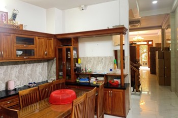 Bán nhà Đường 28, Bình Trưng Đông, Q.2 - 90m2, 4 tầng, 5PN, Sổ Hồng - Giá 9.1 tỷ