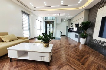 Bán nhà Hoàng Quốc Việt phân lô, ô tô tránh, 5 tầng thang máy, giá 20 tỷ