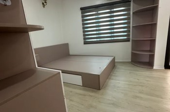 NHÀ NGUYÊN VĂN LINH KINH DOANH - Ô TÔ ĐỖ CỬA 32m2 X4 tầng 7.2 tỷ có thương lượng