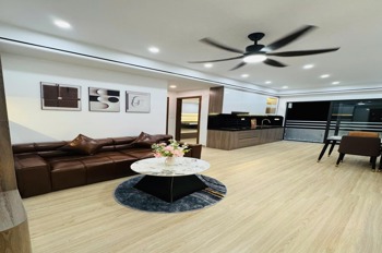 Bán Căn Hộ 3PN Linh Đàm - View Đẹp, Nội Thất Full, Hỗ Trợ Bank 80%