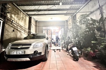 Nhà 1 Trệt 1 Lầu, Xe Hơi Ngủ Trong Nhà, Ngay Chợ Dĩ An, 125m², Nhỉnh 3 Tỷ