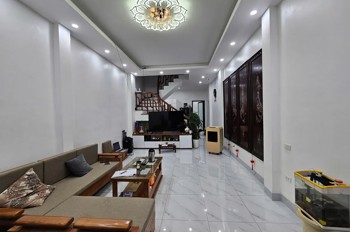 BÁN NHÀ RIÊNG Ô TÔ ĐỖ CỬA  Độc Lập- Cự Khối  60- 3 tầng nhỉnh 6 tỷ
Long Biên