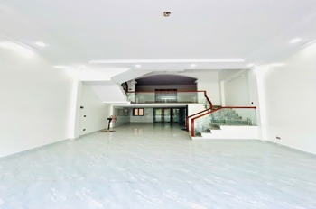 Bán Gấp Nhà Phạm Văn Đồng 68m², 5 Tầng, Mặt Tiền 6.6m, Giá 11.5 Tỷ