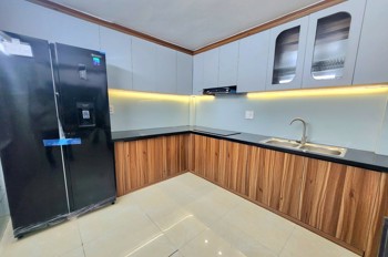 Nhà riêng Hoàng Đạo Thành, ngõ thông, ô tô tránh, 72m*3 tầng, MT 7m. Giá chào 15,2 tỷ