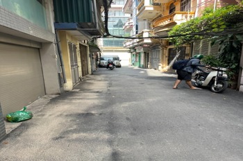 Nhà Lô Góc Ngã Tư Sở - 53m2 - Oto Đỗ Cửa - Giá 13.9 Tỷ