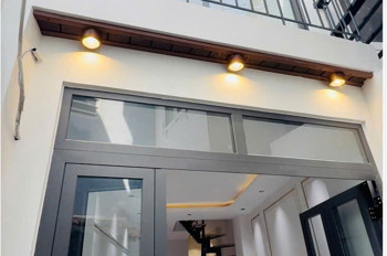 2.75 tỷ Bán nhà đẹp nhỏ gọn Ba Đình P8Q8