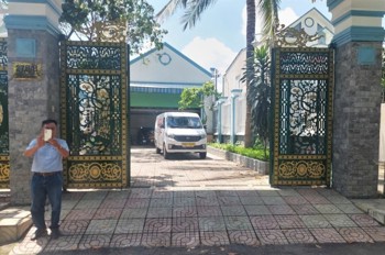 Bán nhà 390m² Dĩ An,Ngang KHỦNG 12M,SHR đường xe hơi 2 chiều,giá đầu tư