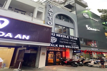 Bán Nhà Mặt Tiền Trần Hưng Đạo, Quận 1 - Vị Trí Đắc Địa, Kinh Doanh Sôi Động