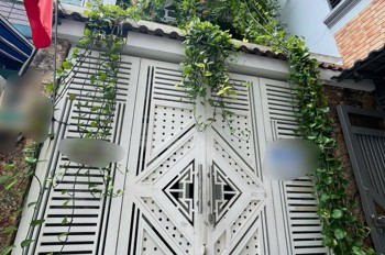 Nhà bán ngay Lạc Long Quân, Diện tích 4 x 15, 4 tầng, 3 phòng mới ở ngay, Giá chỉ nhỉnh 7 tỷ