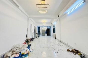 Nhà mặt phố Hoàng Quốc Việt 47m2, 7 tầng thang máy, kinh doanh sầm uất