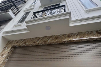Bán Nhà Lạc Long Quân 48m, tận 8 tầng, thang máy vù vù, có gara oto!