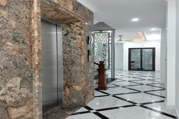 Bán nhà 6 tầng, thang máy, 56m² gần tái định cư Ngọc Hồi - Giá 8.3 tỷ