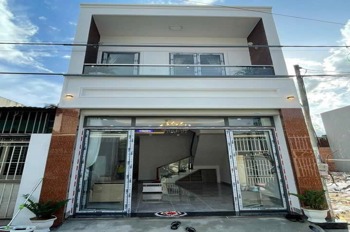 Bán nhà đường Phạm Văn Bạch, Tân Bình - 63.6m2 - 3.65 tỷ - Vị trí đẹp, gần chợ