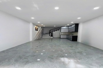 Nhà Mặt Phố Đức Giang, Long Biên - 11 Tỷ - Vị Trí Đẹp, Tiềm Năng Sinh Lời