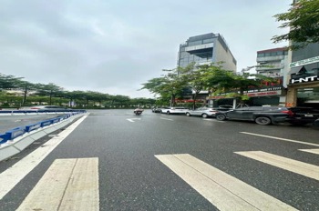 Bán nhà phố Phạm Văn Đồng, Từ Liêm - 50m2, 6 Tầng, Mặt Tiền Đẹp