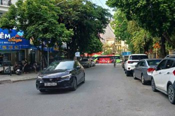 Nhà Xuân La 35m, 5tầng, siêu hiếm, 2 thoáng, ô chờ thang máy, oto đỗ cửa, Nhà xây chắc chắn full đồ!