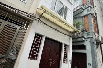 NHÀ ĐẸP DÂN XÂY Phố Ngô Gia Tự 35m2 X 3 Tầng MT 3.5m,5.6 tỷ Long Biên Hà Nội