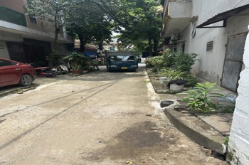 Bán nhà Đông Mỹ 43m2, 4 tầng, mặt tiền 3.5m, giá 6.3 tỷ - Ô tô vào nhà