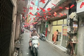 Bán Nhà Văn Chương 41m2. 5 tầng, mặt tiền 4.5m. giá 11 Tỷ Đống Đa Hà Nội