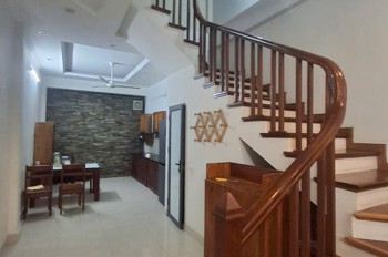 BÁN NHÀ NGUYỄN VĂN CỪ LONG BIÊN-OTO TRÁNH-64M-NHỈNH13 TỶ(TL)