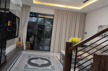 Bán Nhà Gói 5 Thái Hưng - KĐT Mỹ Gia
DT 100m2 Giá chỉ: 7.9 Tỷ  mọi thông tin