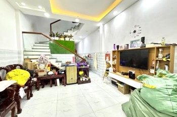 Bán nhà đường Số 11, Linh Xuân, TP HCM.  DT 75m2, 2 tầng, 3PN, SH. Giá 5.5 tỷ