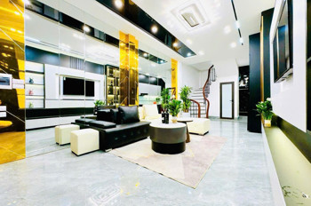 Khương Trung cần bán nhà 35m 3 phòng ngủ tặng full nội thất, 02 thoáng cách ô tô 5m