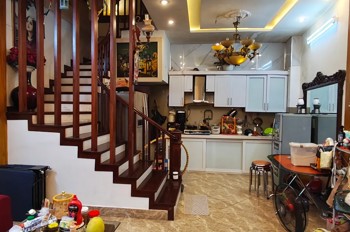 Bán Nhà Tây Sơn 50m2. 5 tầng. mặt tiền 5m. giá 12.5 Tỷ Đống Đa Hà Nội