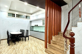 KHU VỰC ĐẸP NHẤT ĐỐNG ĐA - VỊ TRÍ KINH DOANH - PHÂN LÔ - Ô TÔ ĐỖ CỬA - NGÕ THÔNG Hoàng Cầu 48m, 4T