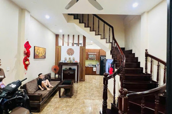 Bán nhà Hào Nam dân xây 48m 5 tầng, 7 phòng ngủ - Gần phố sổ đỏ vuông đẹp 12,8 tỷ