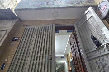 TRUNG TÂM CẦU GIẤY - 5 TẦNG DÂN XÂY – NGÕ THÔNG TỨ TUNG- Ô TÔ TRÁNH _ 5 TẦNG – 30M2 – 7,2 TỶ