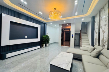 BÁN NHÀ NGÔ GIA TỰ, LONG BIÊN-OTO ĐỖ CỔNG-THANG MÁY-42M-NHỈNH 7 TỶ(TL)