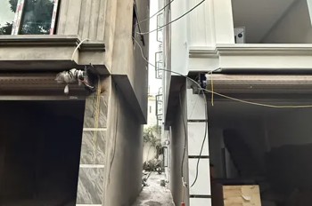 BÁN NHÀ MỚI Phố Đức Giang- Long Biên PHÂN LÔ - Ô TÔ ĐỖ CỔNG 30m2 X 5 tầng 6.5 tỷ Hà Nội