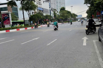 Hàng hiếm BA ĐÌNH - TÒA VĂN PHÒNG 10 tầng, vỉa hè đá bóng, kinh doanh khủng- Đào Tấn 102m, 10 tầng,